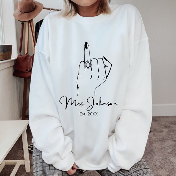 NEW Custom Bride Ring Finger graphic Sweatshirt - Picture 1 of 4